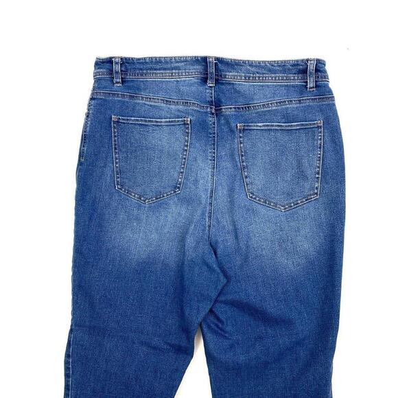 Style & Co Slim Leg Women's size 12 Medium Wash Blue Denim jeans - Picture 2 of 4